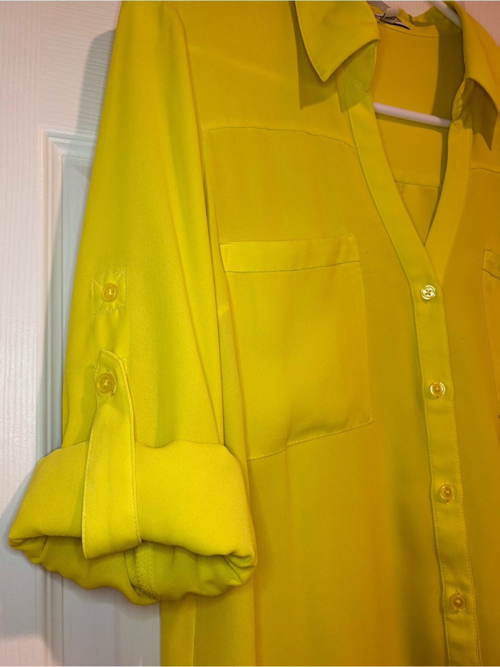 Express Women’s Bright Yellow Long-Sleeve Button Down Shirt Size Medium - Picture 5 of 7